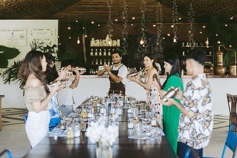 Phuket Rum Distillery Cocktail Workshop en Wat Chalong-tempel