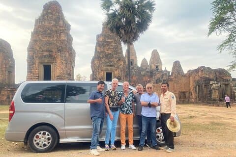 Private Tour Angkor Wat 2 Tage - Banteay Srey - Nationalpark Phnom Kulen (55 km)