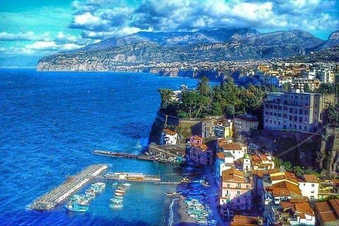Transfer från Neapels flygplats eller tågstation till Sorrento