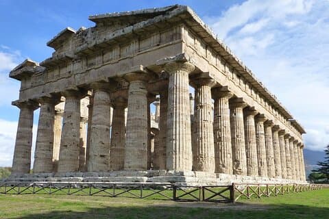 Da Sorrento: tour Paestum, fattoria della mozzarella, degustazione di vini