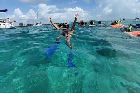 Tour in catamarano Isla Mujeres, Snorkeling, Divertimento, Open bar e Buffet