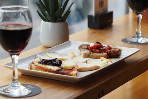 Tour gastronomico mattutino di Valencia con mercato centrale di Food Lover Tour
