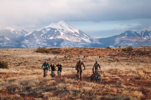 Exklusiv halvdagstur med Dead Horse Point guidad mountainbiketur