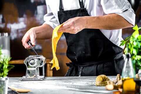 Dagstur: Pasta Cooking Lab med lunch & fyrhjulingstur