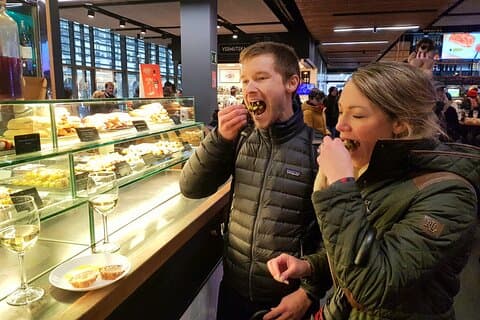 Bilbao Lokales Eintauchen mit Pintxo + Getränkestopp