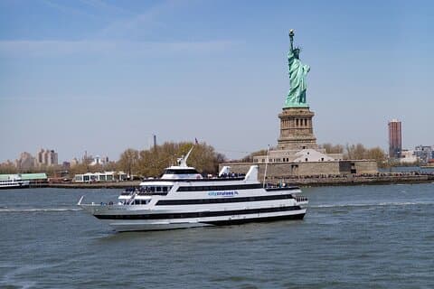 Crociere in città New York Signature Lunch Cruise