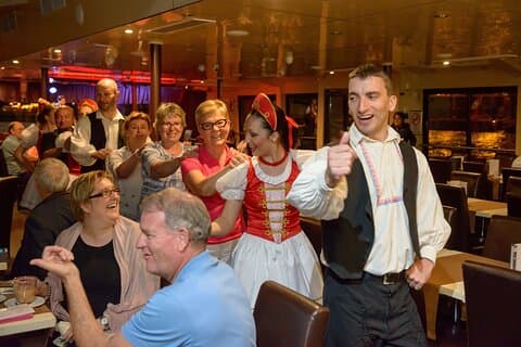 Budapest Danube Evening Cruise with Drinks and Folk Show