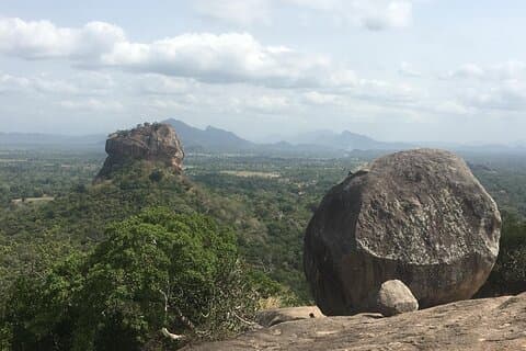 Sri Lanka: Private Tour mit Auto und Fahrer für zwei Personen für 8 Tage.