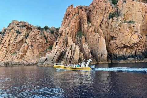 Excursión en barco de medio día a Scandola Calanche de Piana