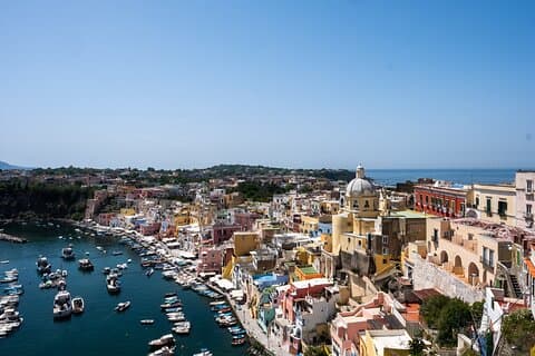 Procida Island Private Tour mit einer Luxusyacht