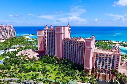 Round Trip Private Airport To Hotel Transfer in Nassau