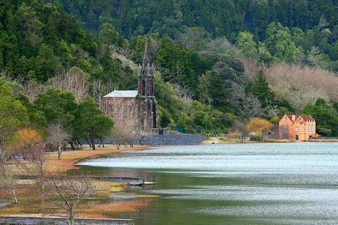 Tour Familiar PRIVADO Híbrido 4X4 - Furnas (Inc Aguas Termales y Almuerzo)