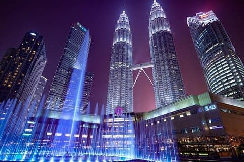 Kuala Lumpur natttur med Chinatown, Twin Towers och KL Tower