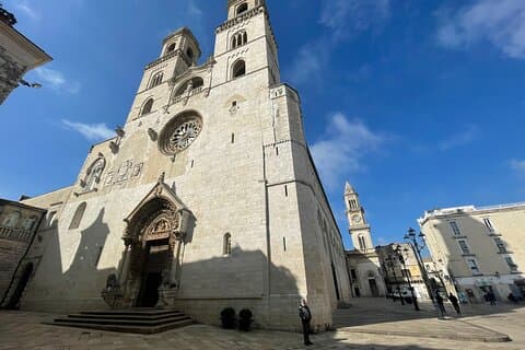 Day in Altamura and Gravina Guided Tour with Lunch in an Osteria