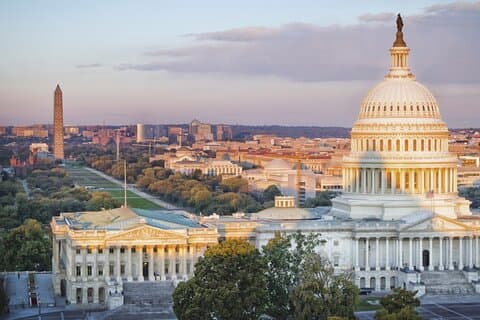 ニューヨーク、フィラデルフィア、D.C. 空港送迎付き 4 日間ツアー