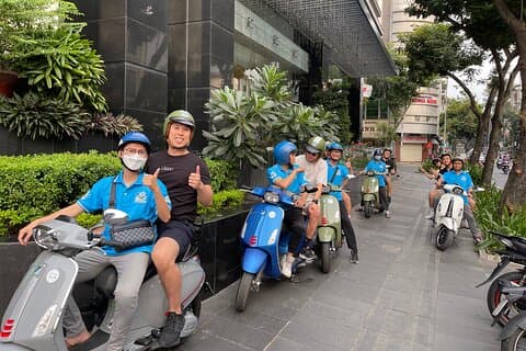 Saigon Morning and Afternoon Adventure av Vespa