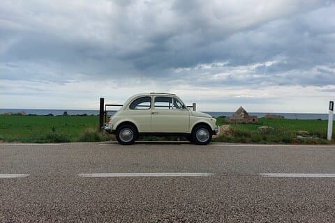 Day tour aboard a Fiat 500 Alberobello