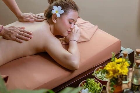 Bali Luxury Spa Massage balinais et bain de fleurs