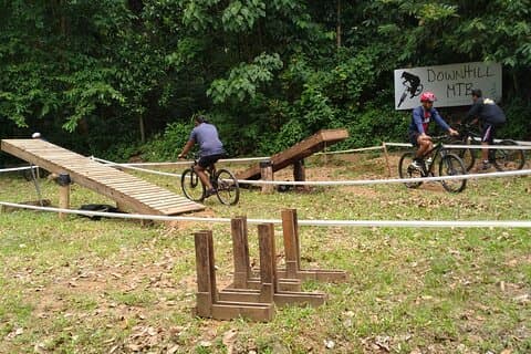 Downhill Mountainbike i Kitulgala