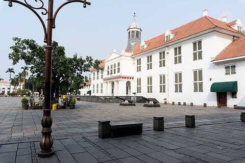 Enjoy The History Of Jakarta Now and Past
