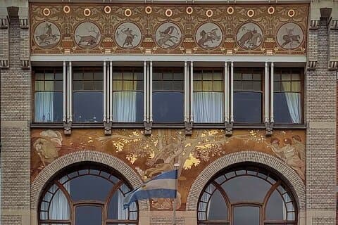 2-Hour Walking Tour in Brussels: Fall and Rise of Art Nouveau