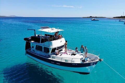 Tour privado en barco a la isla MOLAT, playa SAKARUN y DUGI OTOK