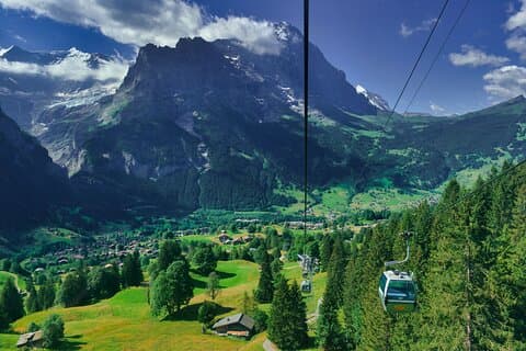Tour privato di Interlaken e Grindelwald da Zurigo