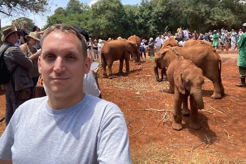 Excursión de un día al parque nacional de Nairobi, al centro de elefantes y jirafas