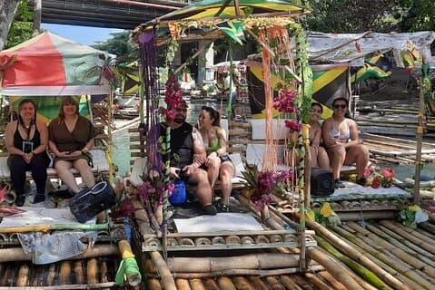 Experiência de Rafting em Bambu e Lagoa Luminosa com Pickup