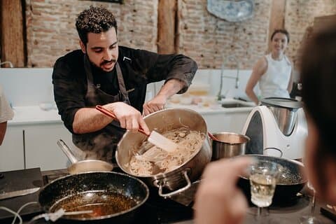 Madrid Tapas & Paella madlavning oplevelse med lokale marked besøg
