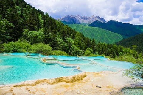 Privétour om reuzenpanda's en Jiuzhaigou te zien