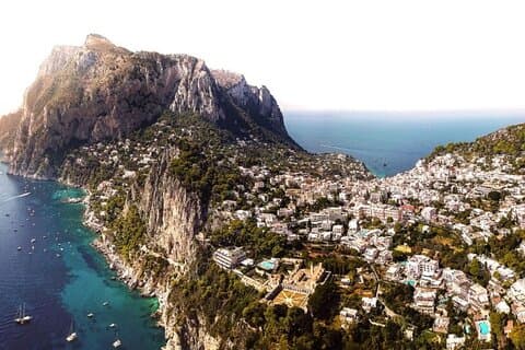 Capri Tour privado en barco de lujo: Excursión de un día desde Roma en tren