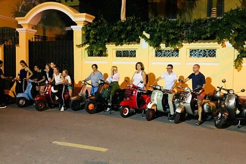 Ho Chi Minh Natteliv & Street Food Tour på motorcykel