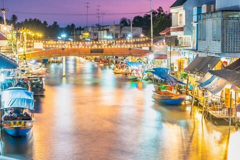 Visite du marché flottant d'Amphawa et du marché ferroviaire de Maeklong