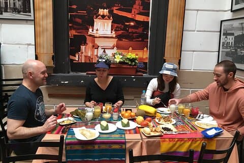 Guilty Pleasures Walking Food Tours i Quito