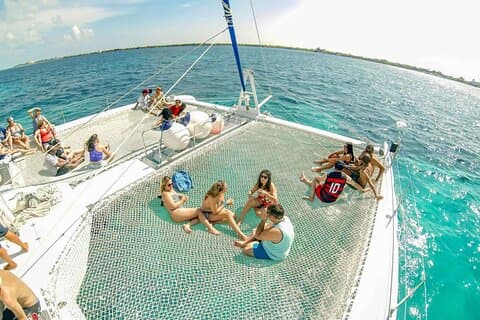 Tour Completo a Isla Mujeres en Catamarán de lujo + Snorkel + Almuerzo