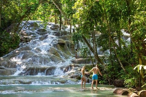 Dunns River & Blue hole tur fra Montego Bay Area & Cruise Port
