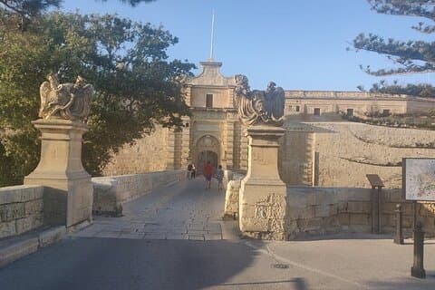 Explore the Old City of Mdina in a half private day