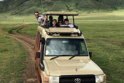 4 Days Luxury Lodge Safari til Tarangire, Serengeti og Ngorongoro krater.