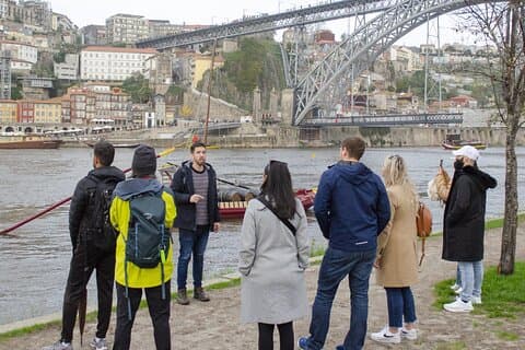 City Walking Tour & Port Wine Cellar