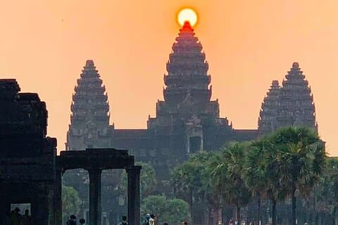 アンコール ワットの日の出とすべてのハイライト アンコール寺院のプライベート 1 日ツアー