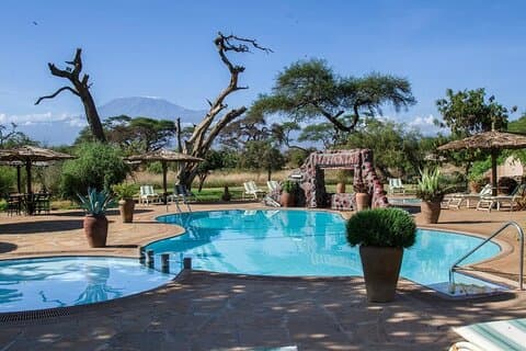 6 Tage Masai Mara-Nakuru-Amboseli – Lodge-Safari – privater 4X4-JEEP