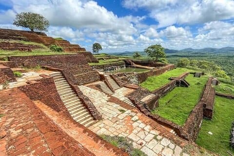 All Inclusive Sigiriya & Wildlife safari Day Tour from Colombo