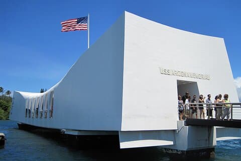 Transfer tur och retur från Waikiki-Pearl Harbor National Memorial