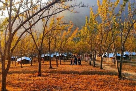 Tour privado de 2 días desde Chitlang a Markhu