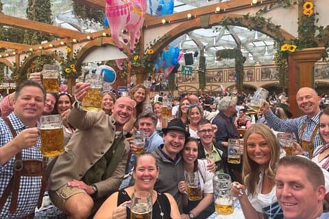 Tour Oktoberfest de Múnich con entradas Hofbräu Beertent, cerveza, comida