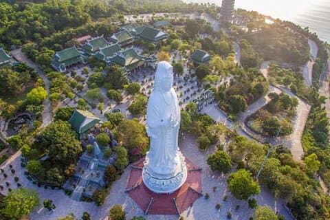 Erkunden Sie den Marmor- und Affenberg in Da Nang City