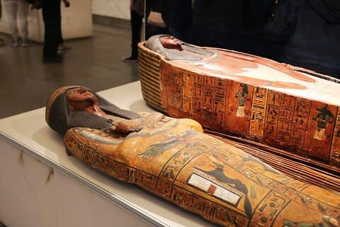 Excursión privada de un día al bazar y al museo de la civilización y las pirámides de Giza