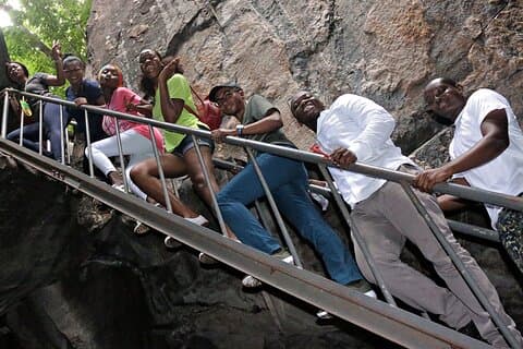 Höhlen- und Kreuzfahrttour in Ghana