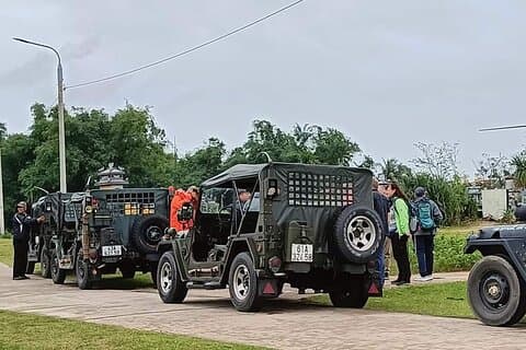 Aventura en el campo de Hoi An en tour privado en jeep del ejército